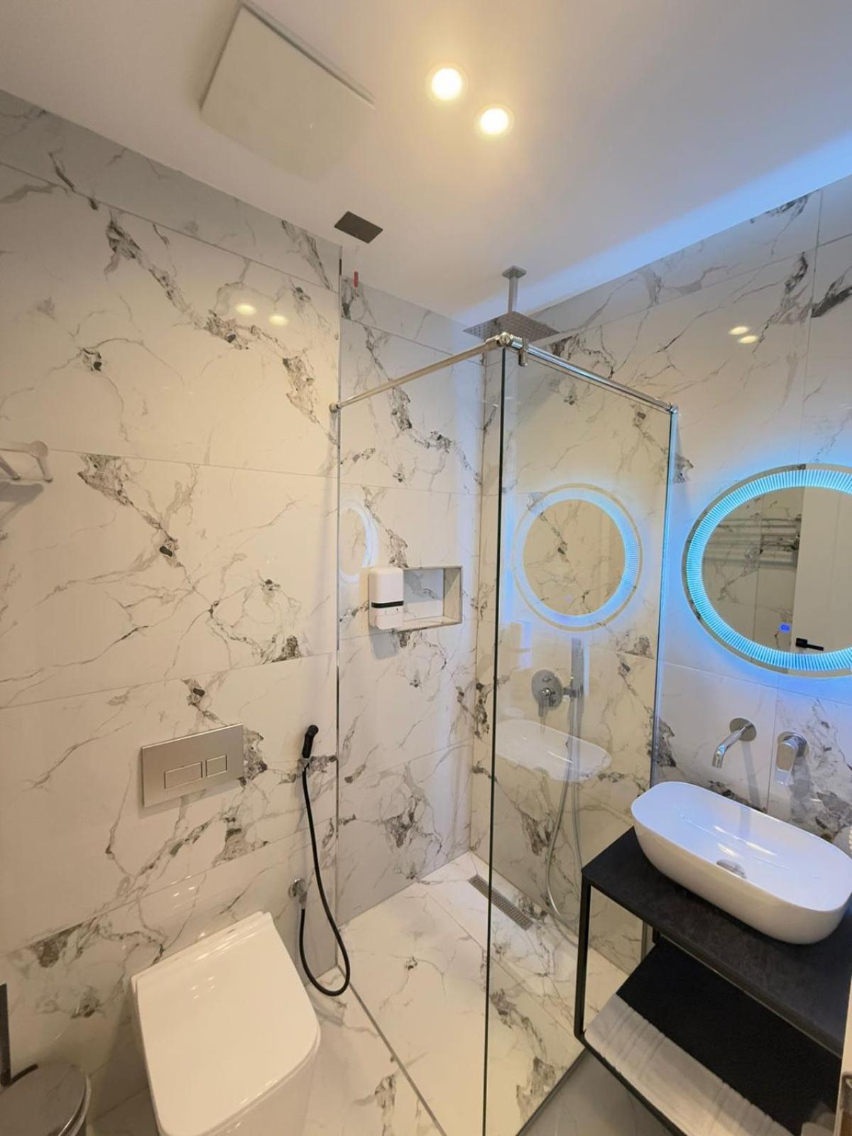 The Queen'S Lion Premium Hotel Sarande Ngoại thất bức ảnh
