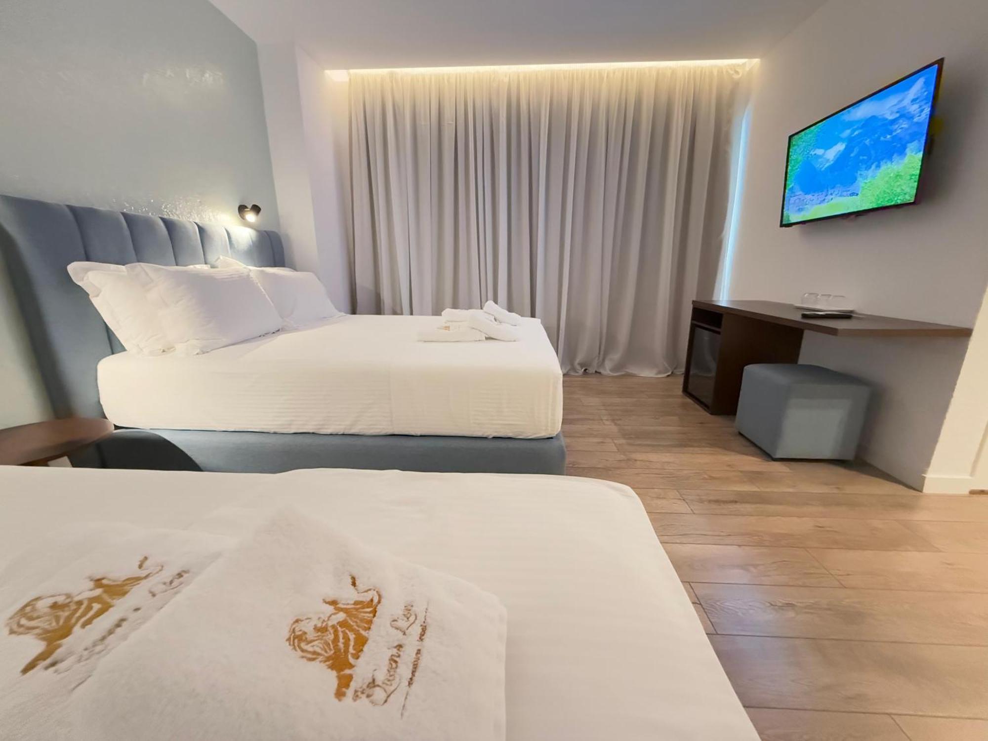 The Queen'S Lion Premium Hotel Sarande Ngoại thất bức ảnh