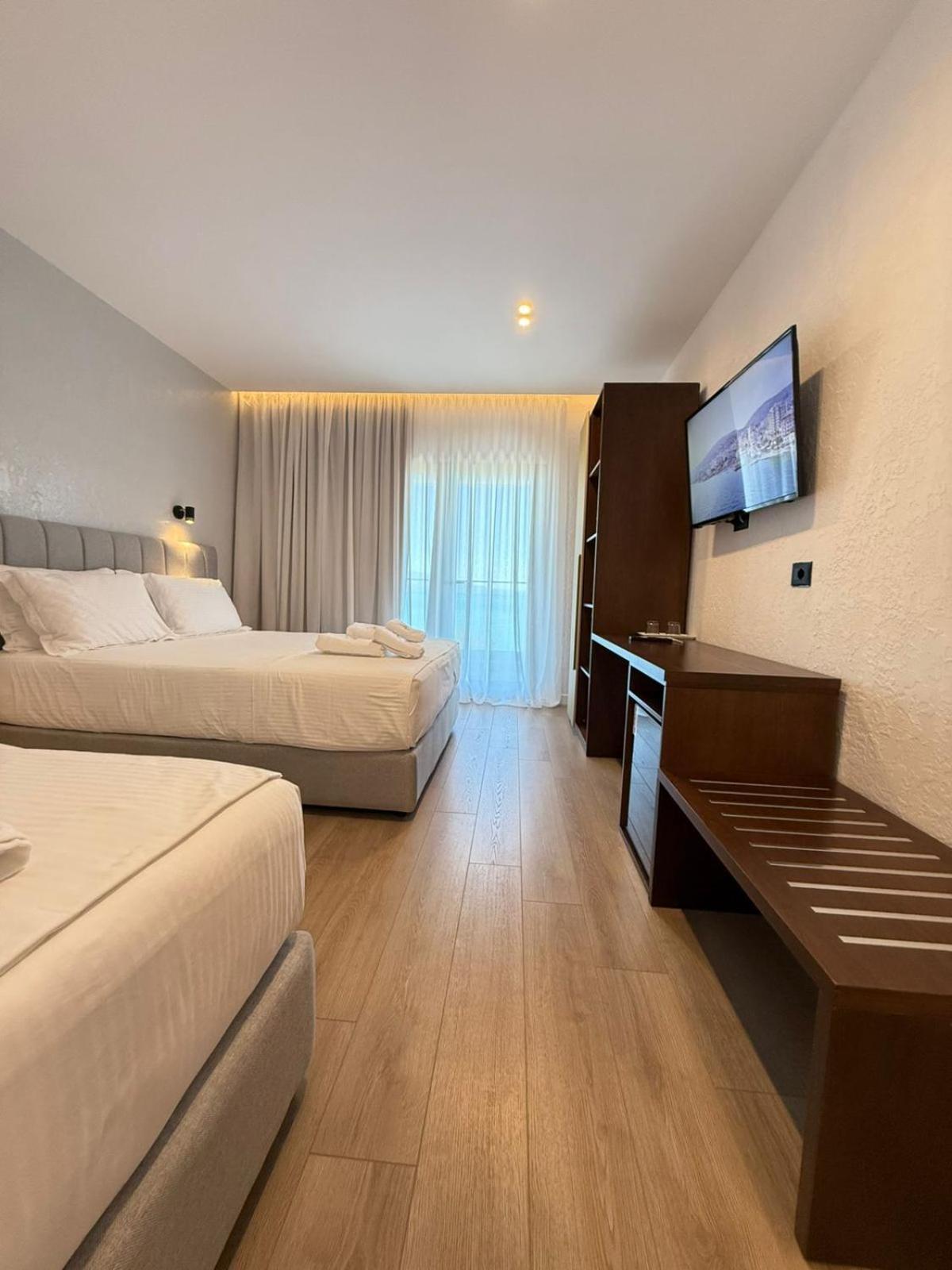 The Queen'S Lion Premium Hotel Sarande Ngoại thất bức ảnh